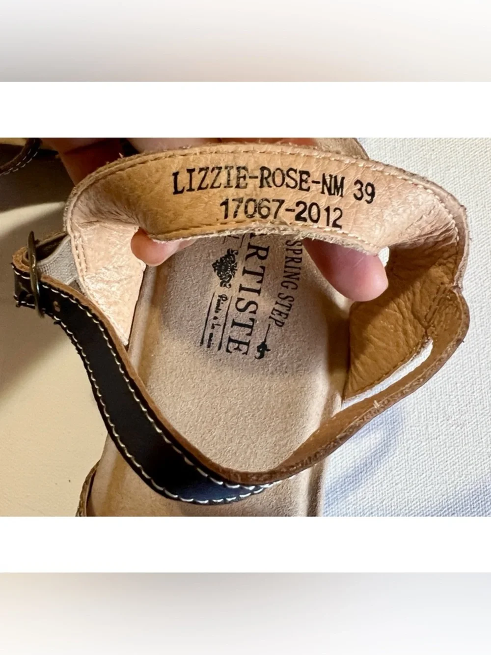 L’Artiste Lizzie Rose leather navy blue closed toe wedge sandals US 8.5 - Picture 7 of 7